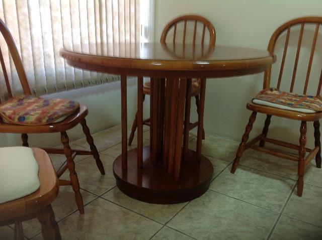 Linda mesa -preço mais baixo,aproveite