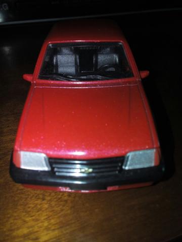 Miniatura Chevrolet Monza 1:43
