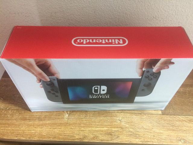 Novo Nintendo Switch, 32GB, modelo cinza, novo na caixa