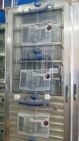 Porta Alumínio com grade ou balancin