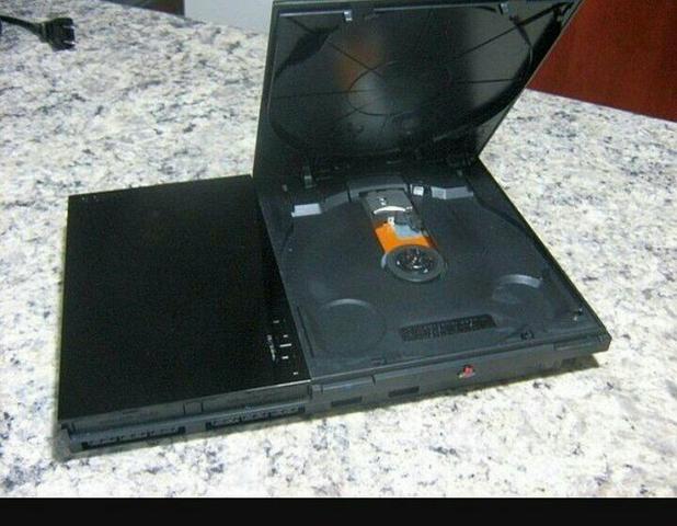 2 aparelhos Playstation 2