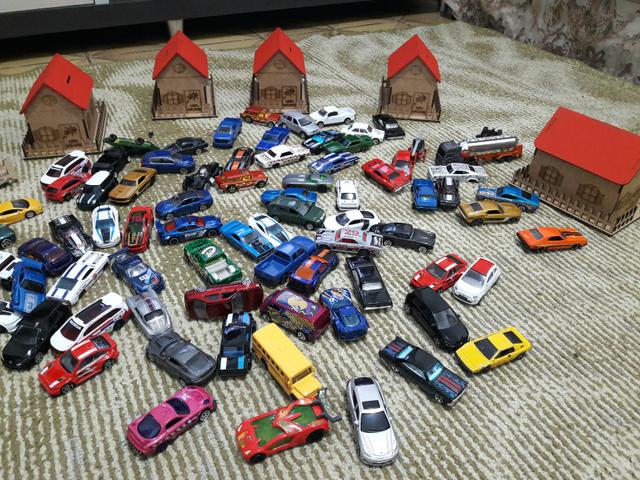 Carrinhos miniaturas