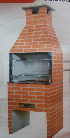 Churrasqueira pré moldada c/ kit inox