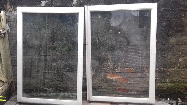 Duas folhas de janela