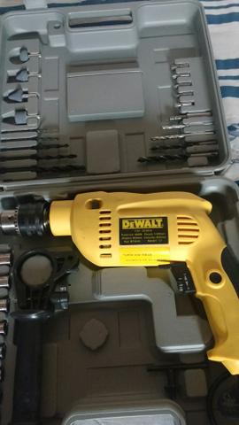 Furadeira parafusadeira Dewalt 800w completa