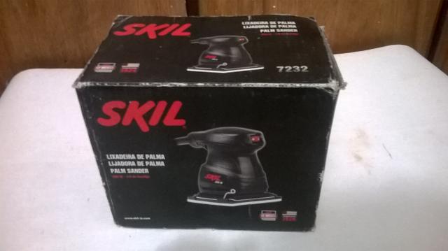 Lixadeira orbital , na caixa com nota fiscal