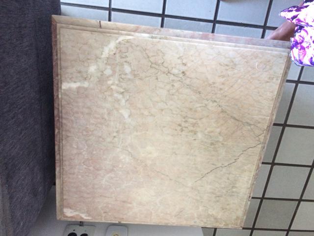 Mesa lateral de granito (quadrada)