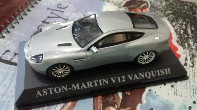 Miniatura Aston Martin V12 Vanquish Escala 1:43