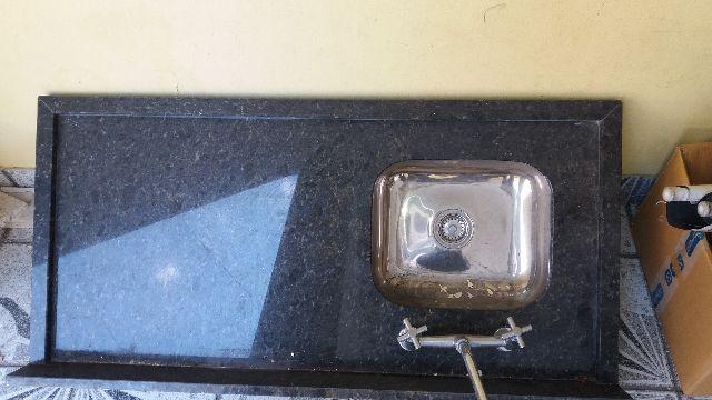 Pia nova de granito preto /cuba/torneira inox