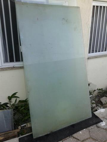 Placa em vidro jateado
