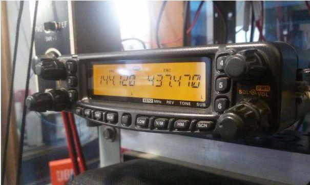Radioamador Yaesu VHF/UHF