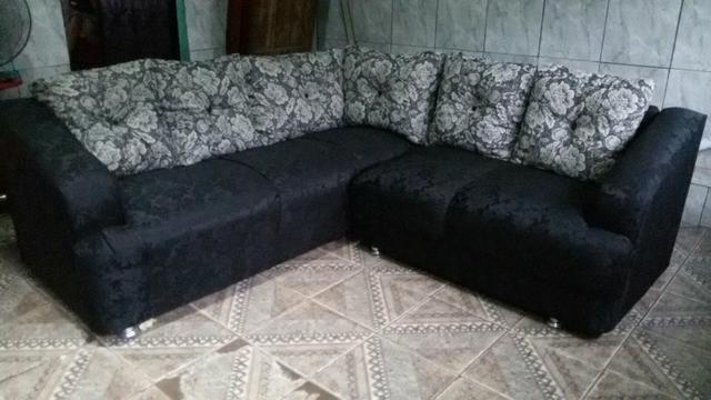 Sofa de L novo zerado com 6 almofadas soltas R$:700 com