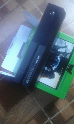 Xbox one com kinect por baixo 6 cordas