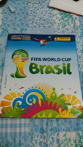 Álbum copa  com 106 figurinhas