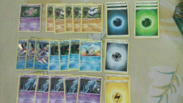 Cartas Pokémon e energias Sol e Lua