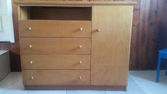 Cômoda em madeira