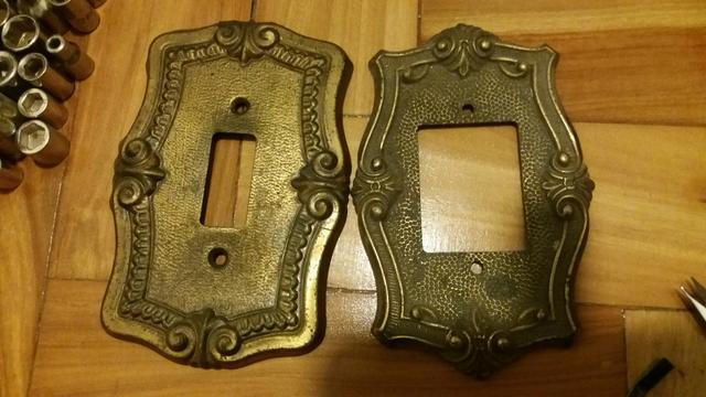 Espelhos de bronze e puxadores