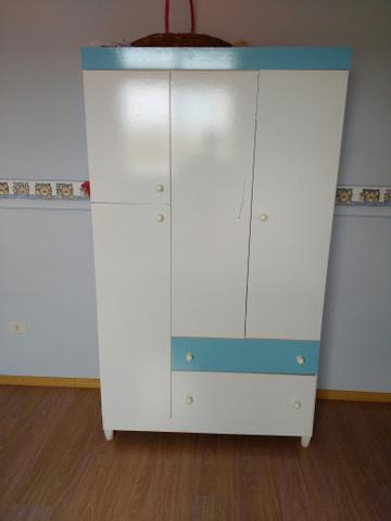 Guarda roupa e comoda infantil