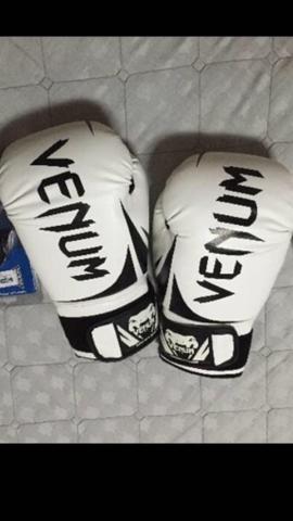 Luvas VENUM Boxe/Muay Thai