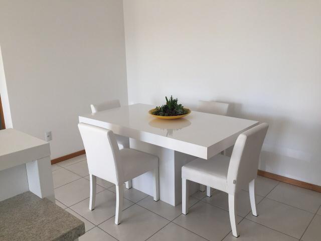 Mesa de jantar + 4 cadeiras (NOVO!)