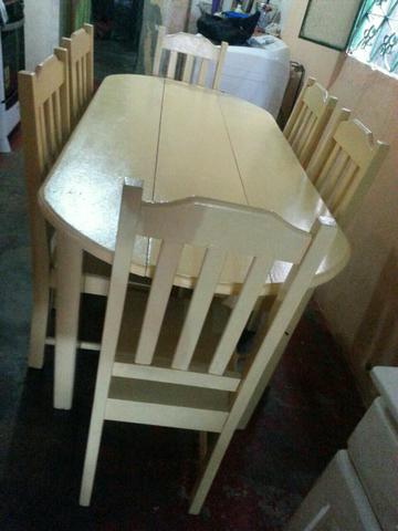 Mesa de madeira massisa