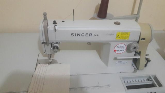 Máquina de costura reta industrial singer