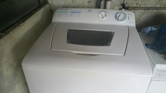 Máquina de lavar roupas Eletrolux