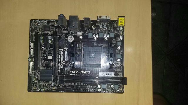 Placa mãe ddr3 gigabits com defeito