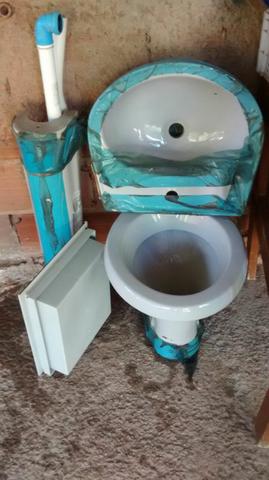 Vaso sanitário + Lavatório + Espelho armário - Novo