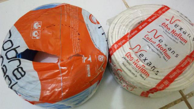 Vendo duas peças de fio 6mm com 100 metros cada