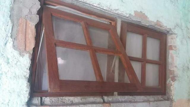 Vitro / janela de madeira 60 x 60 cm com vidros