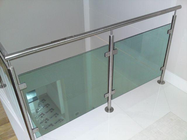 Corrimão e Guarda Corpo com Vidro De Inox 316L