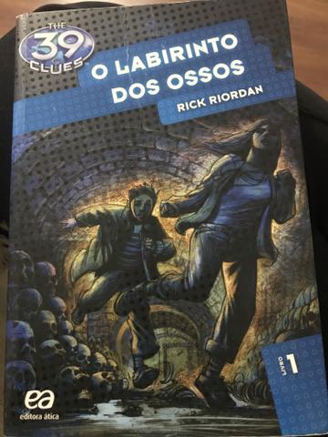 Livro - O Labirinto dos ossos