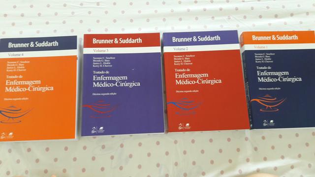 Livros tratado de Enfermagem Médico cirúrgica