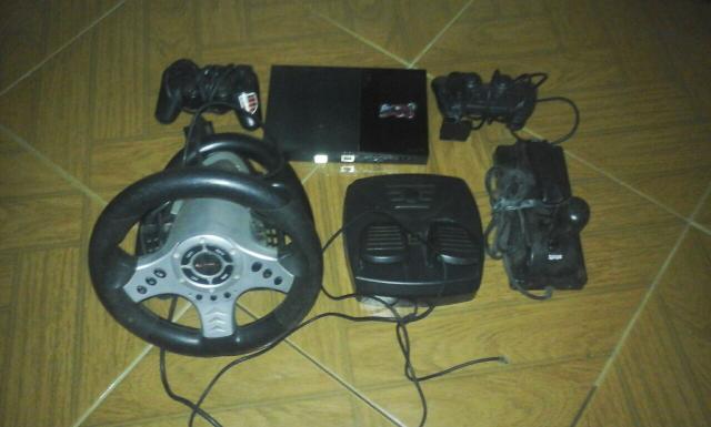 PlayStation 2 com volante