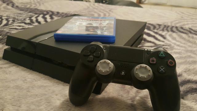Ps4, 1 controle, 3 jogos