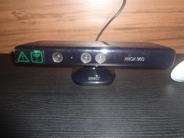Xbox 360 + Kinect + 2 Controles Originais.