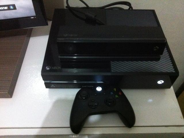 Xbox One 500gb + Kinect + 2 Jogos