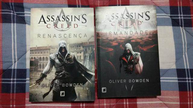 2 livros Assassin's creed