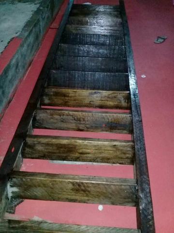 Escada de madeira 3 metros 250 reais