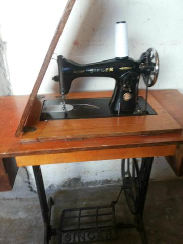 Maquina de Costura Singer 