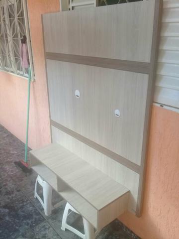 Painel com prateleira