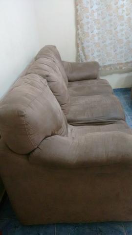 Sofá de três lugares