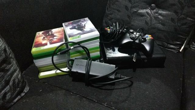 Xbox 360 desbloqueado LTU com 17 jogos