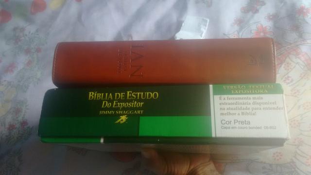 Biblia de estudo do expositor e NVI