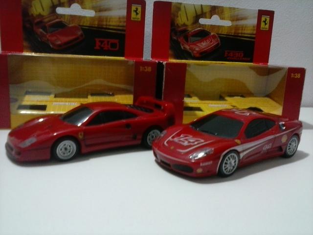 Duas Ferrari: F40 e F430Challenge Escala 1:38 Shell V Power
