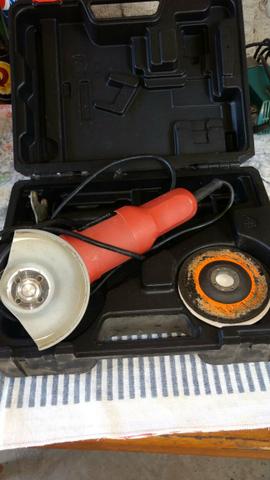 Esmerilhadeira da Black e decker