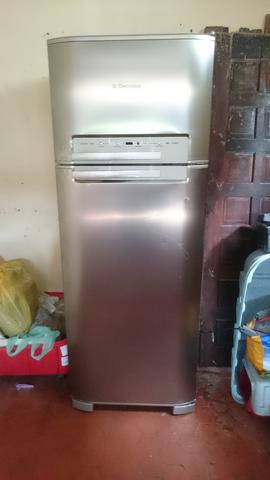 Geladeira/Refrigerador Electrolux Frost Free 402L DF46 2