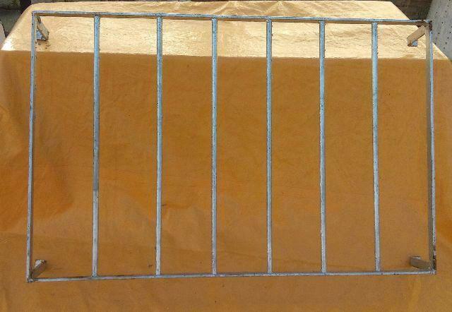 Grade de ferro pintada(tam 0.90x0.60)