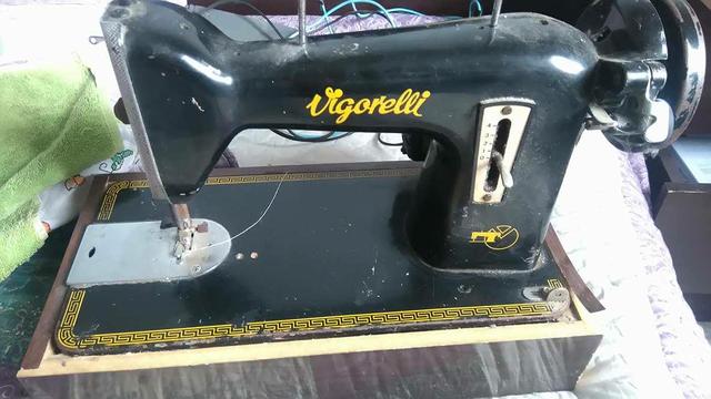 Maquina de costura Vigorelli